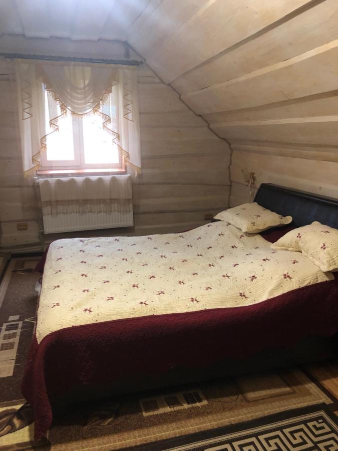 Біля Комори Pilipets Luaran gambar