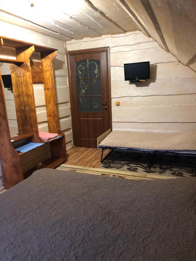 Біля Комори Pilipets Luaran gambar